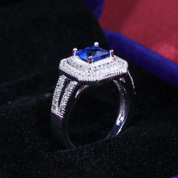 Elegant 925 Silver Blue Sapphire Ring New - Picture 3 of 6